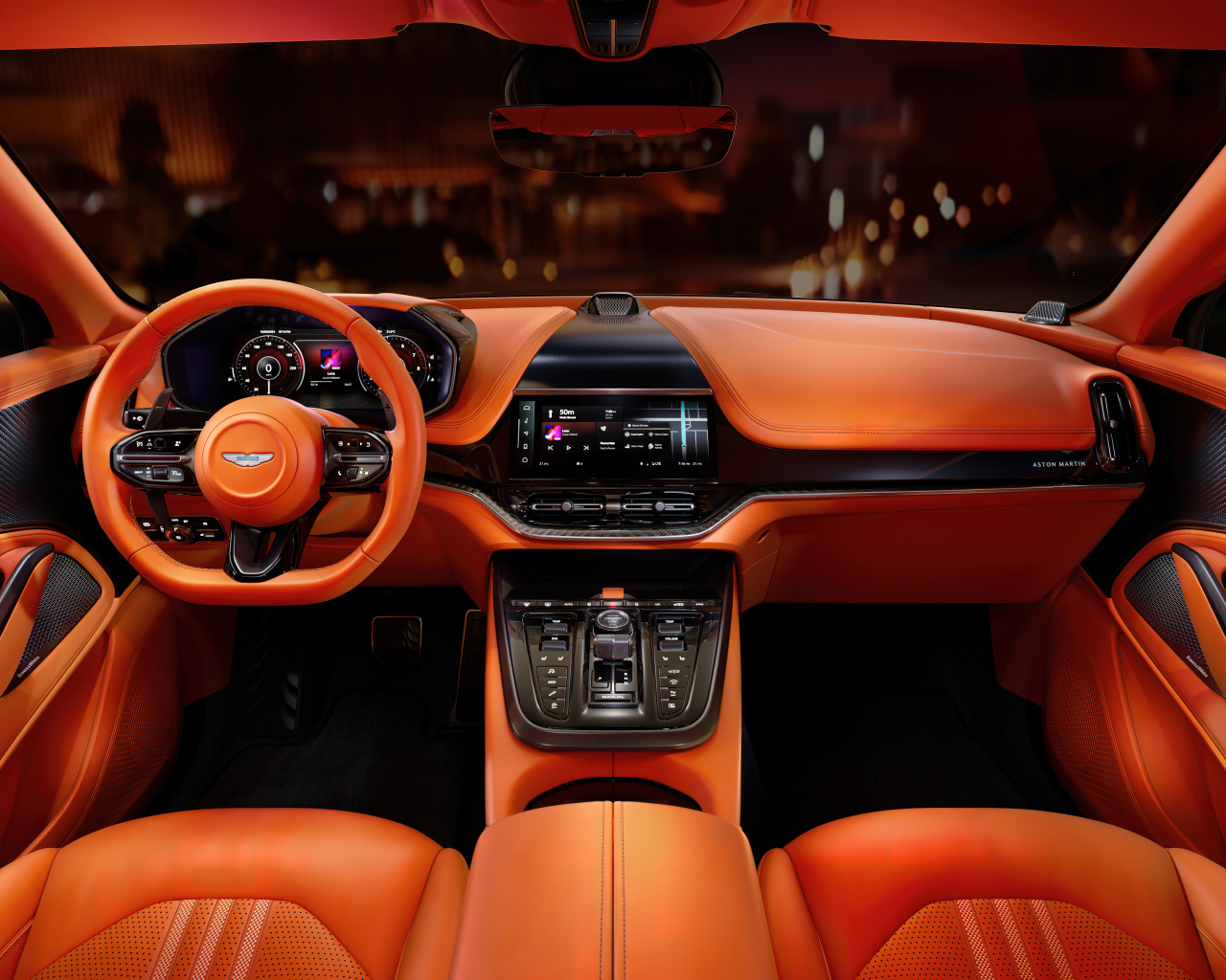 Кожаный салон автомобиля Aston Martin DBX707 2024 года