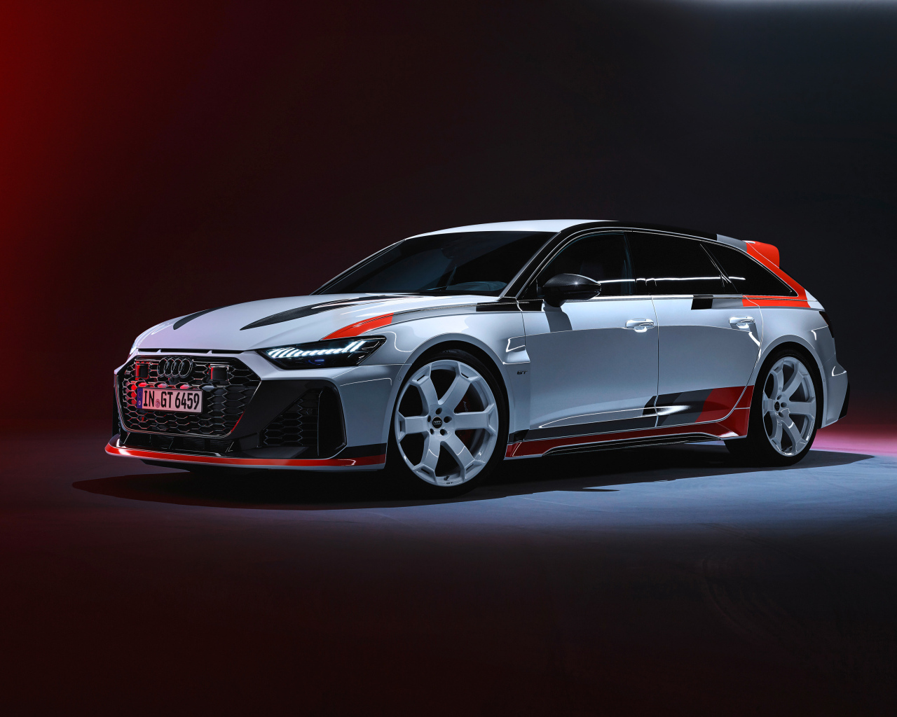 Автомобиль Audi RS 6 Avant GT 2024 года