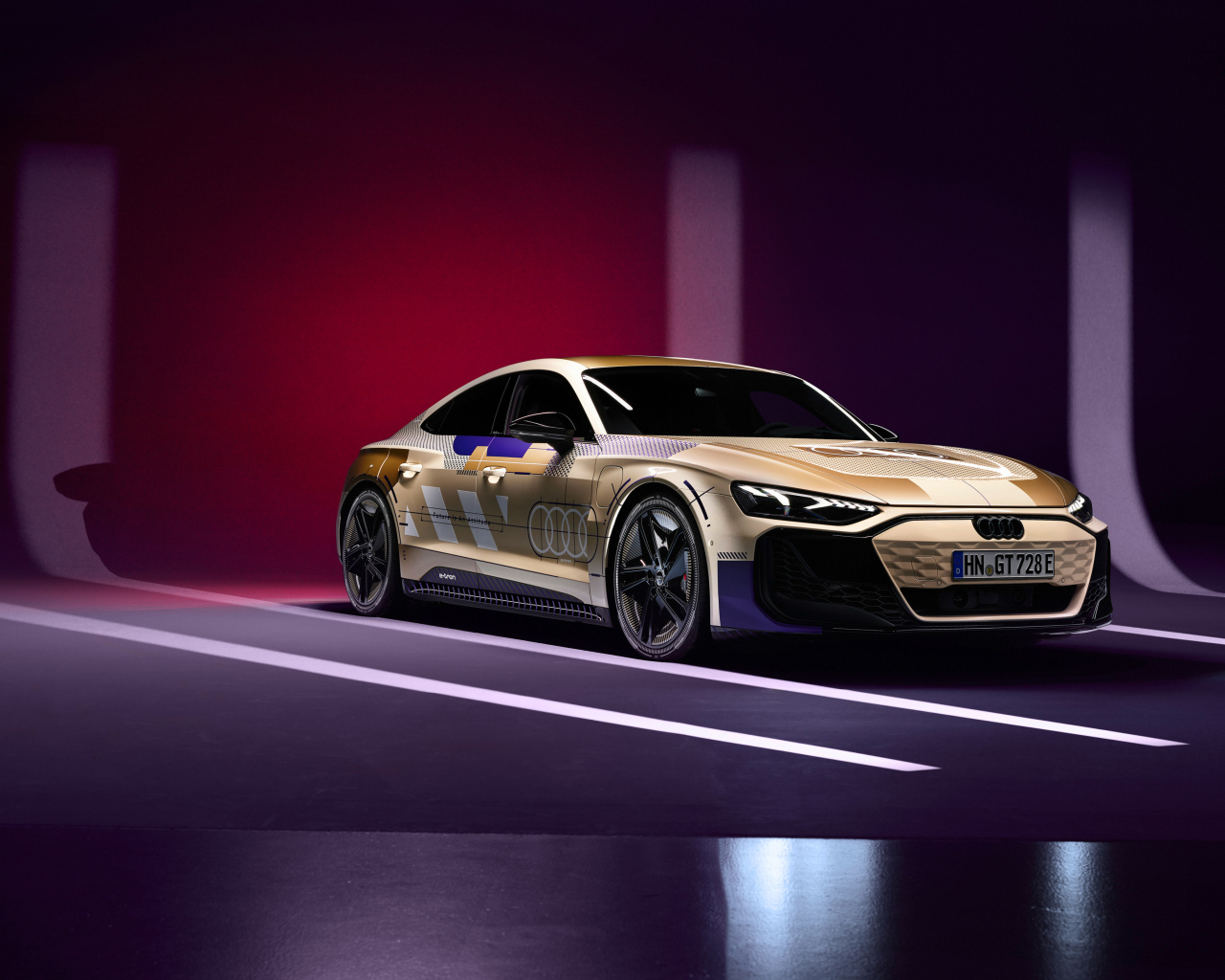 Автомобиль  Audi RS E-Tron GT Prototype