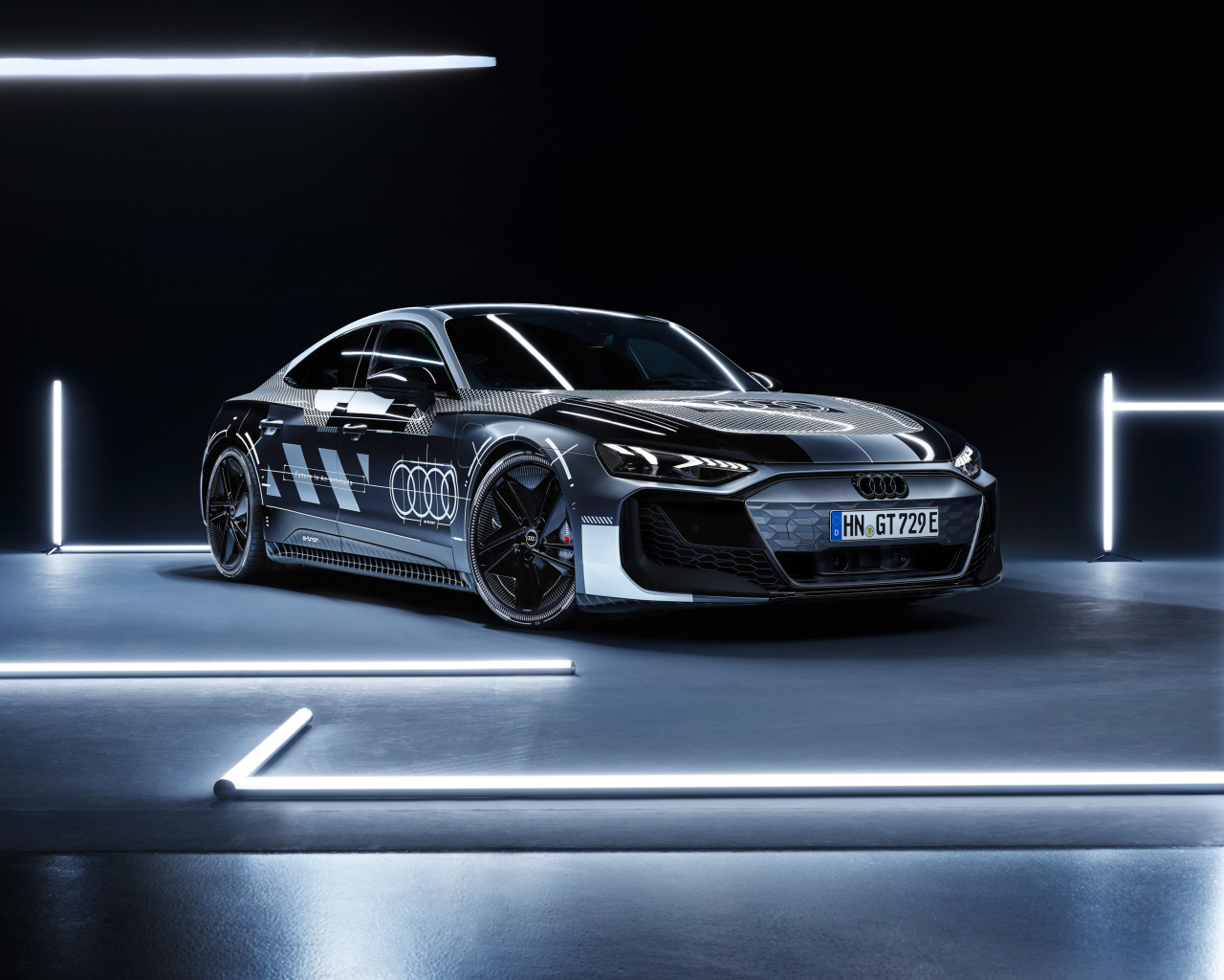 Автомобиль Audi RS E-Tron GT Prototype