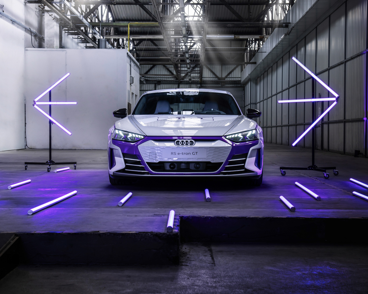 Скоростной автомобиль Audi RS E-Tron GT