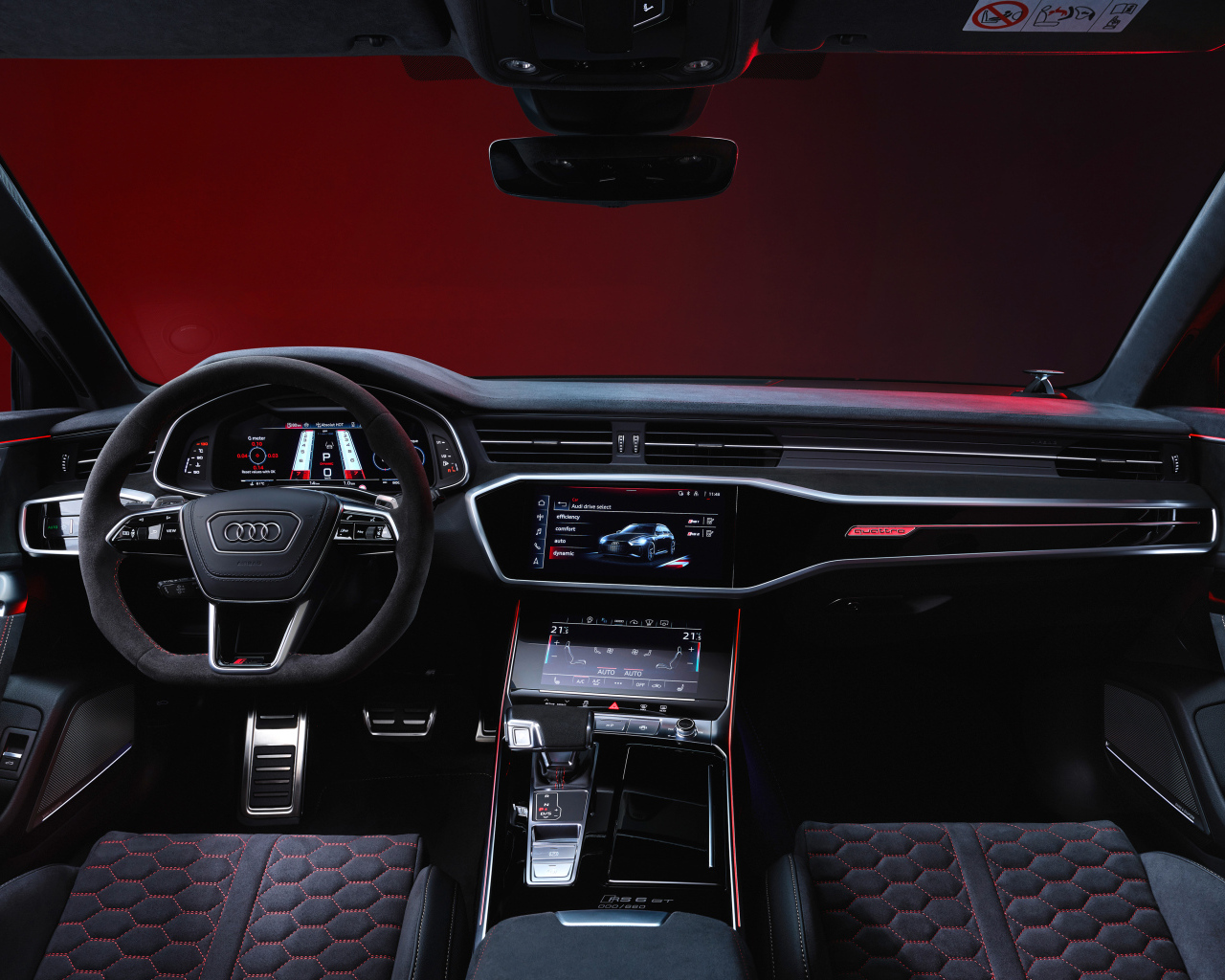 Черный салон автомобиля Audi RS 6 Avant GT 2024 года