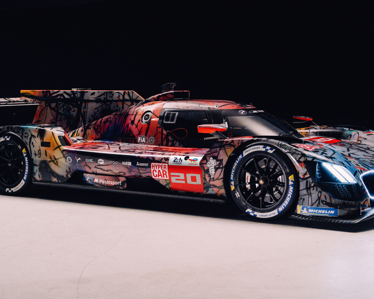 Гоночный автомобиль BMW Art Car By Julie Mehretu