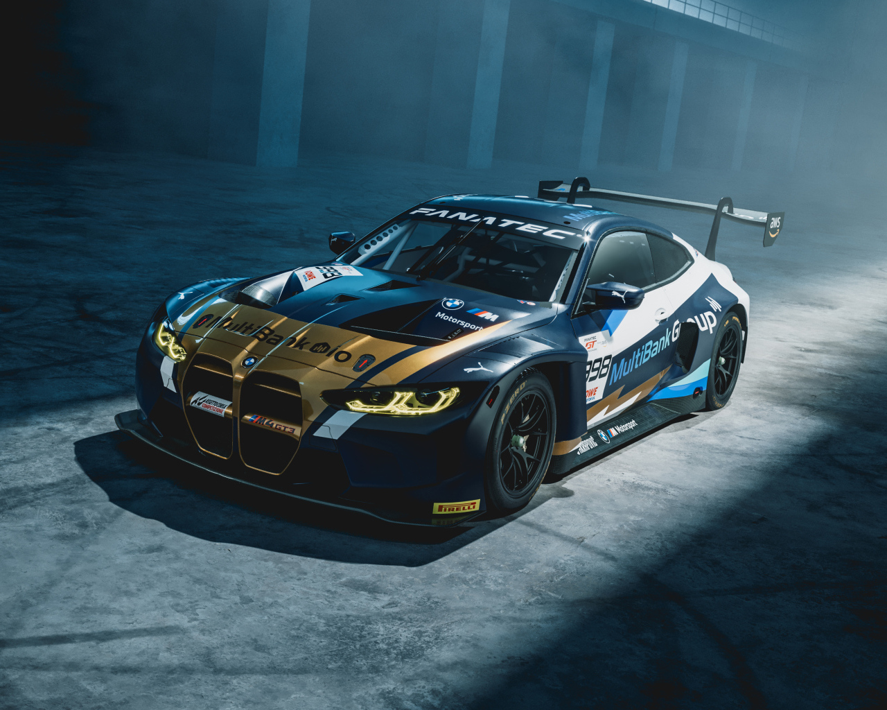 Гоночный автомобиль BMW M4 GT3 Endurance Cup