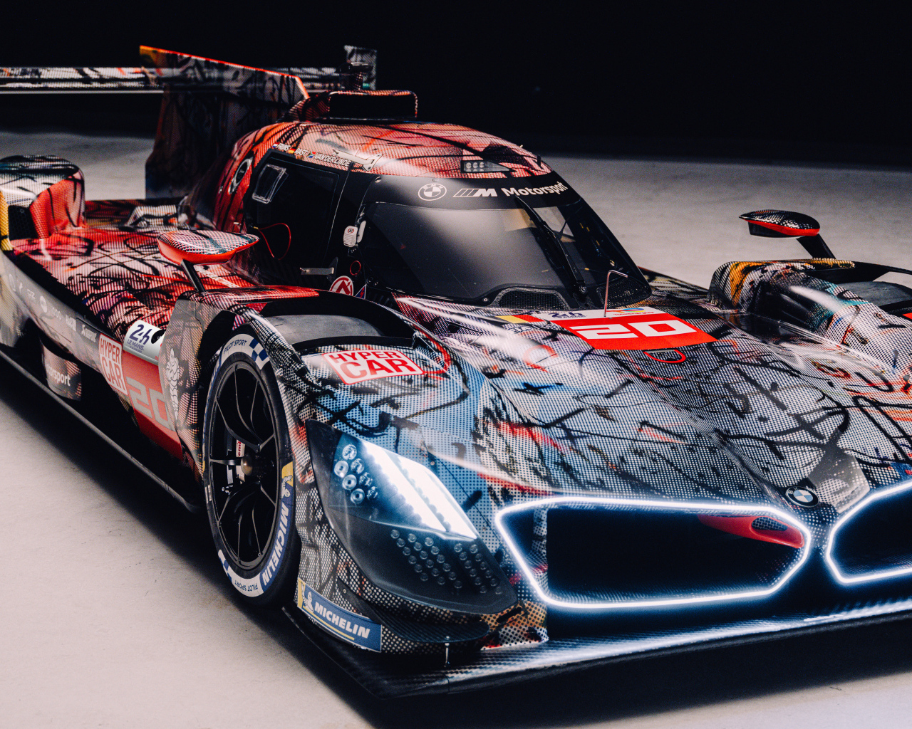 Новый спортивный автомобиль  BMW Art Car By Julie Mehretu