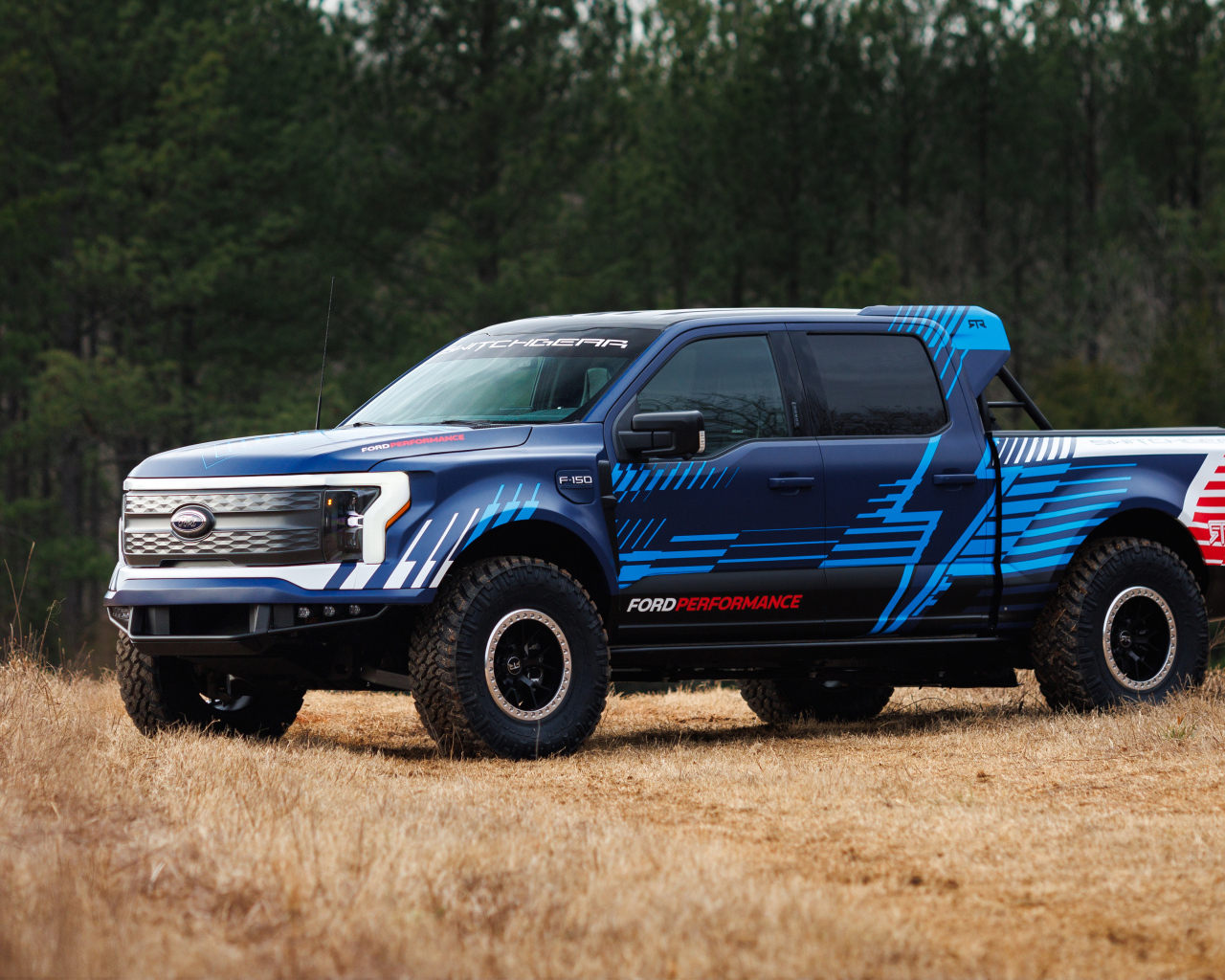 Большой пикап Ford F-150 Lightning Switchgear 2024 года