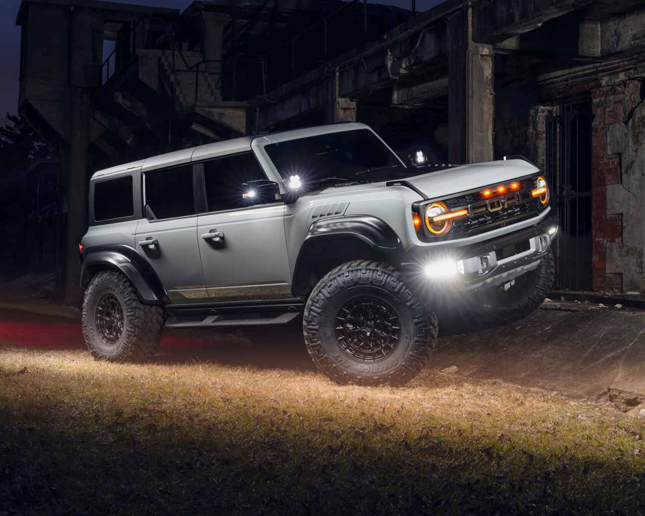 Автомобиль Ford Bronco Raptor