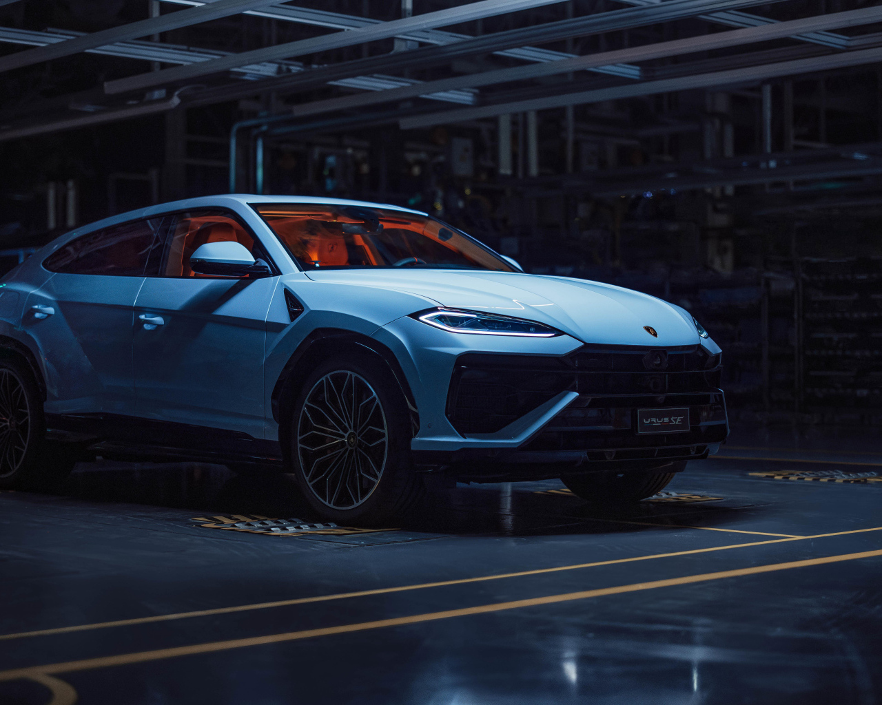 Автомобиль Lamborghini Urus SE Plug-In Hybrid Super SUV 2024  года