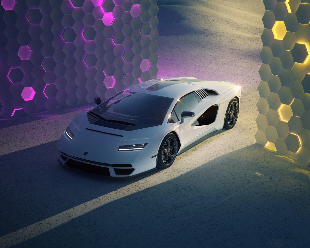 Вид спереди на автомобиль Lamborghini Countach