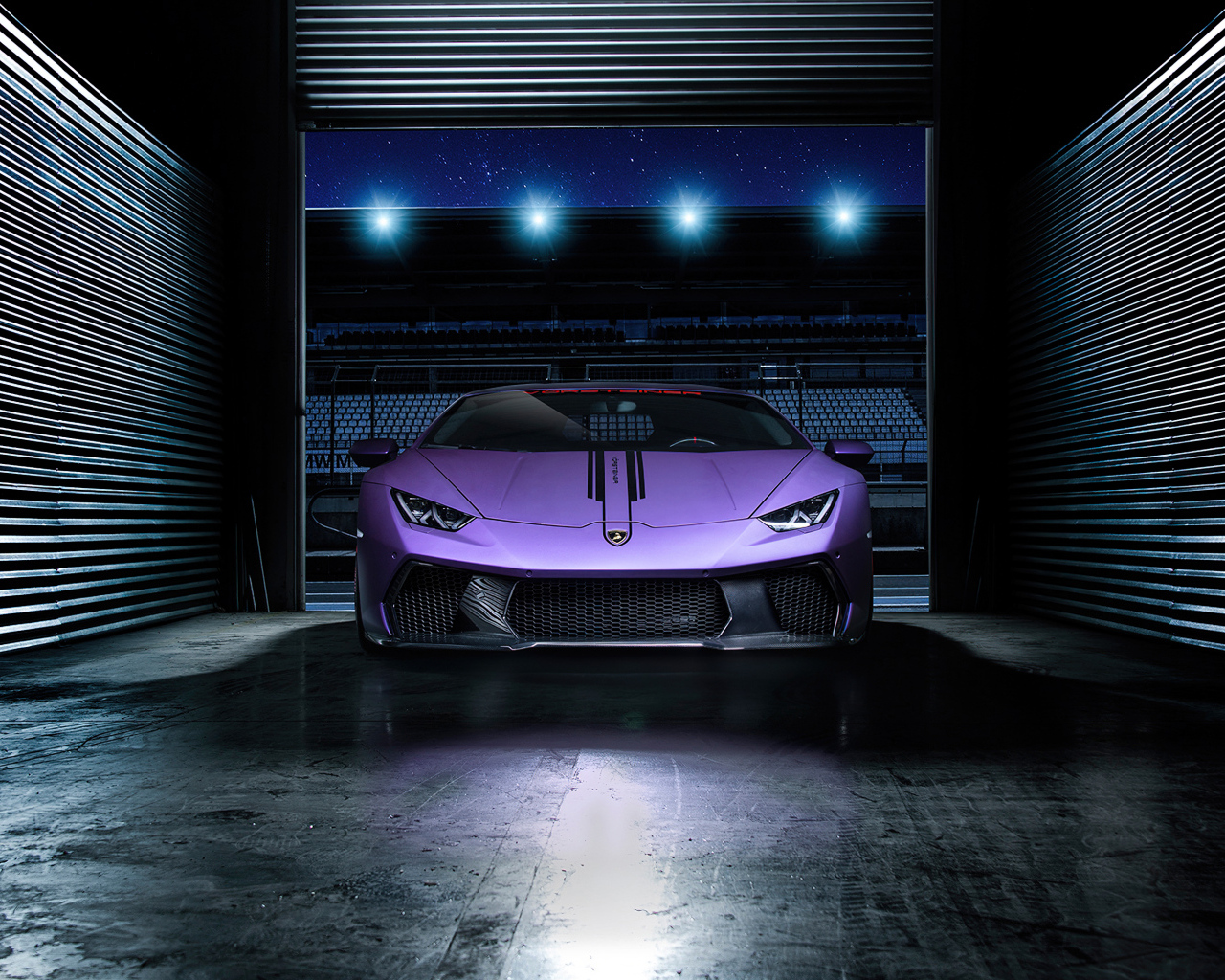 Автомобиль Vorsteiner Lamborghini Huracán Novara в здании