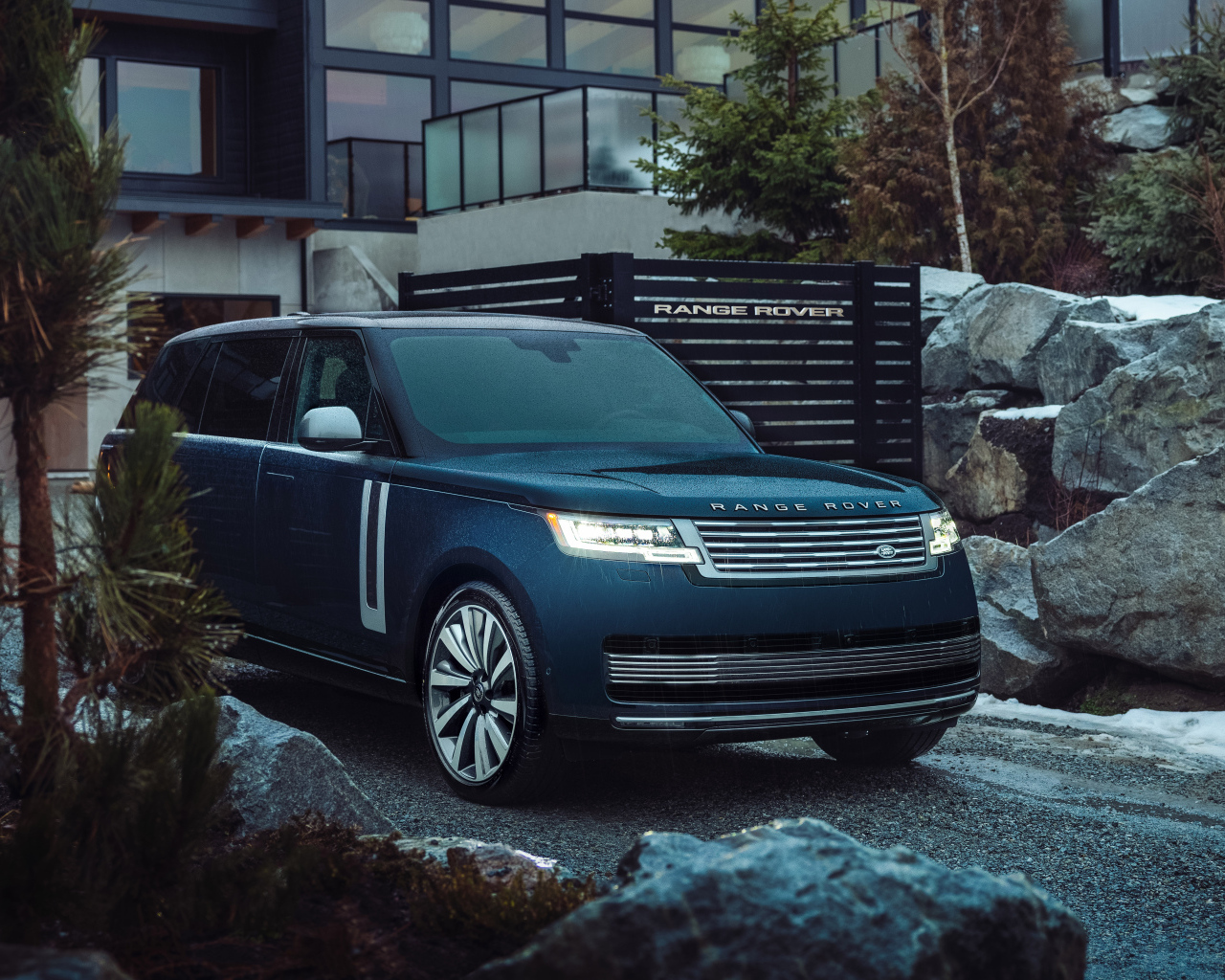 Большой внедорожник Range Rover SV Arete Edition 2024 года
