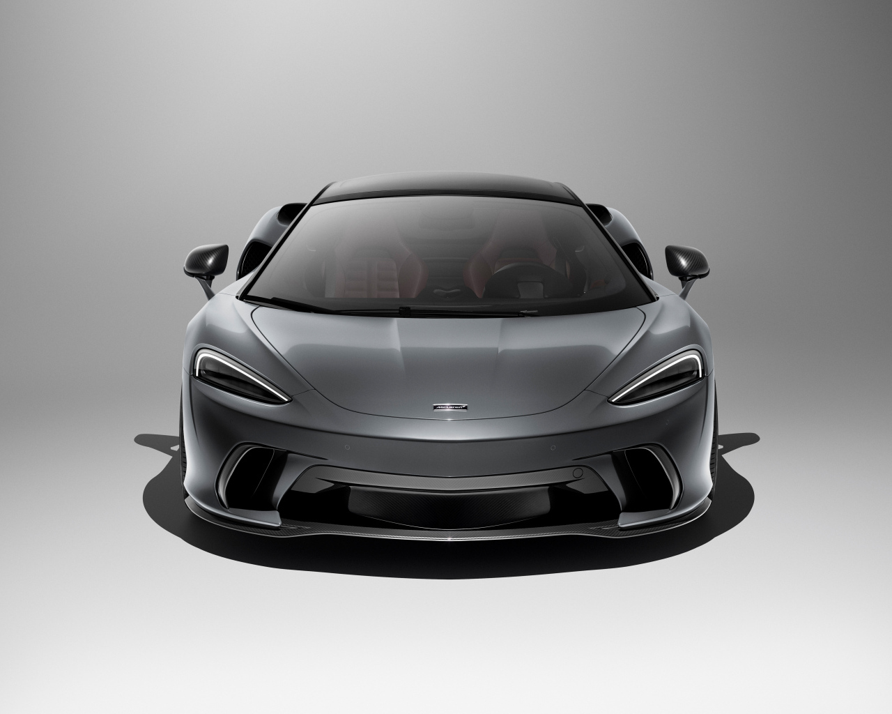 Автомобиль McLaren GTS 2024  года вид спереди