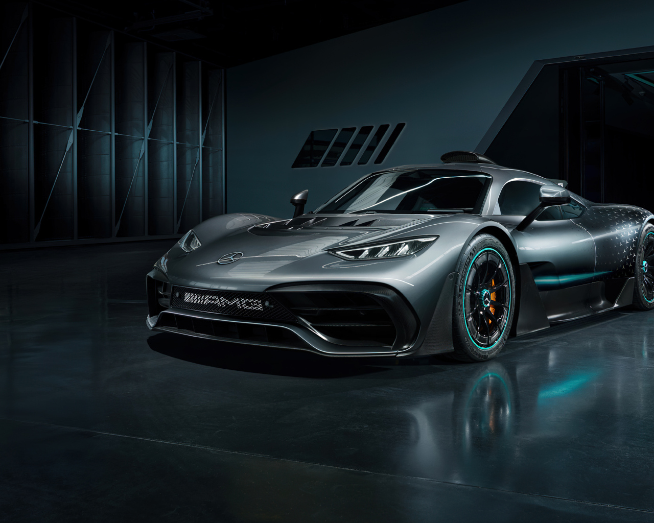 Быстрый спортивный автомобиль Mercedes-AMG ONE