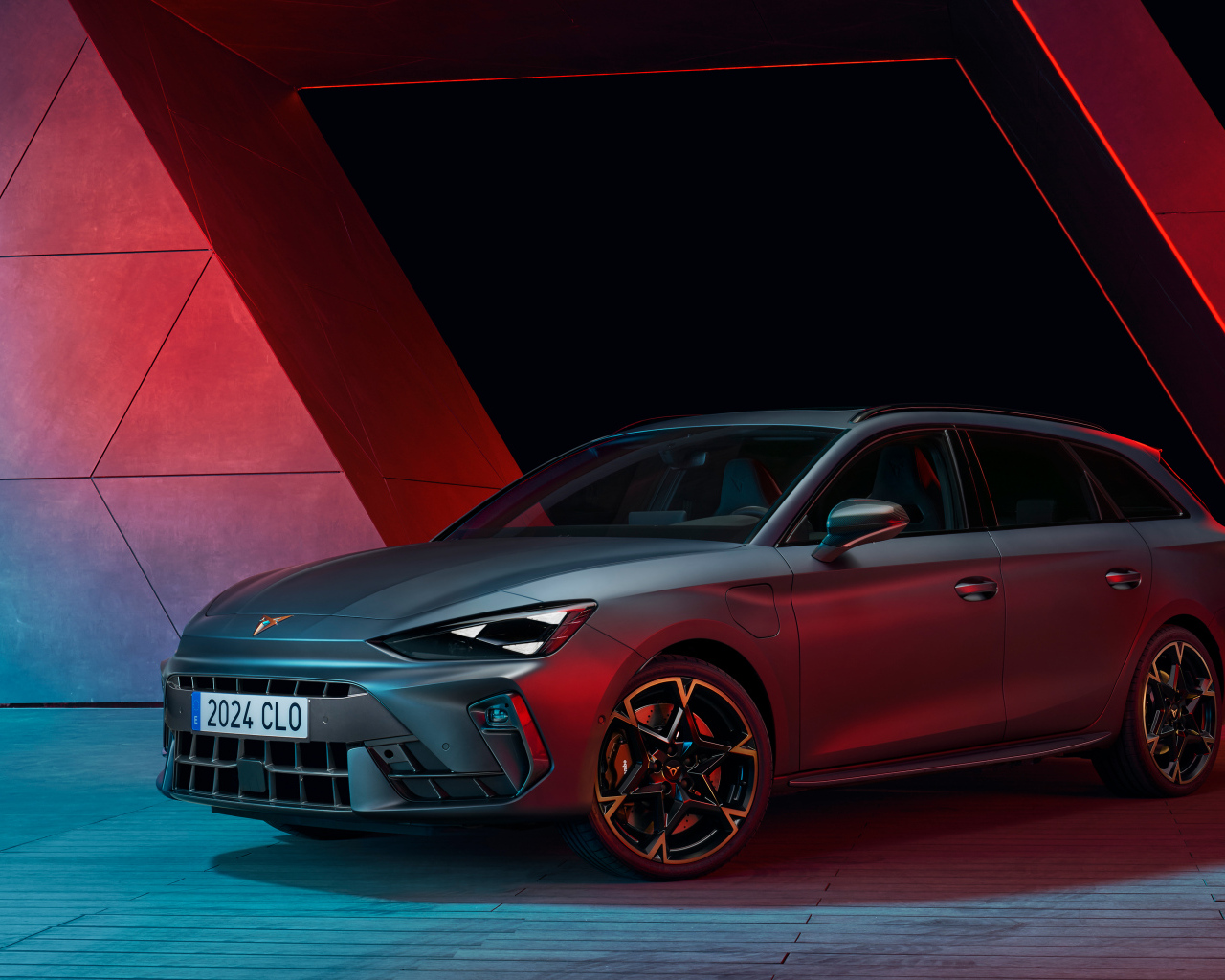 Автомобиль  Cupra Leon Sportstourer EHybrid 2024 года