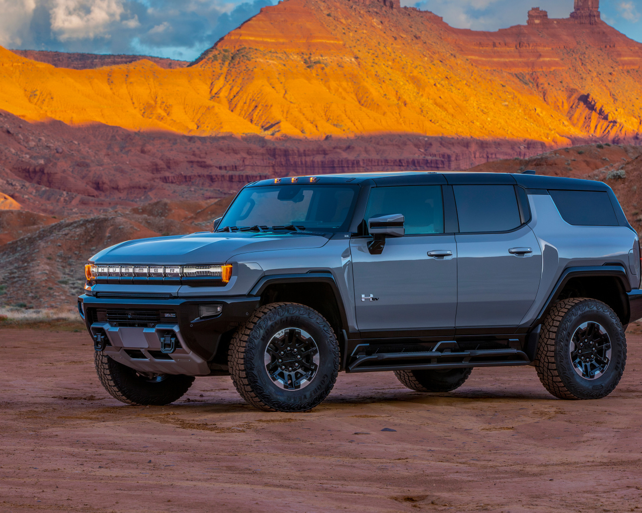 Внедорожник GMC Hummer EV 2024 года