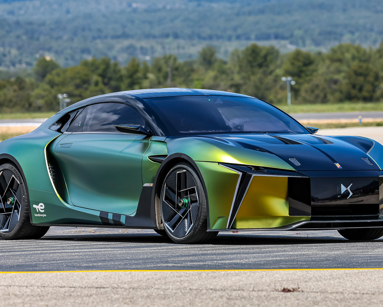 Автомобиль концепт DS E-Tense Performance