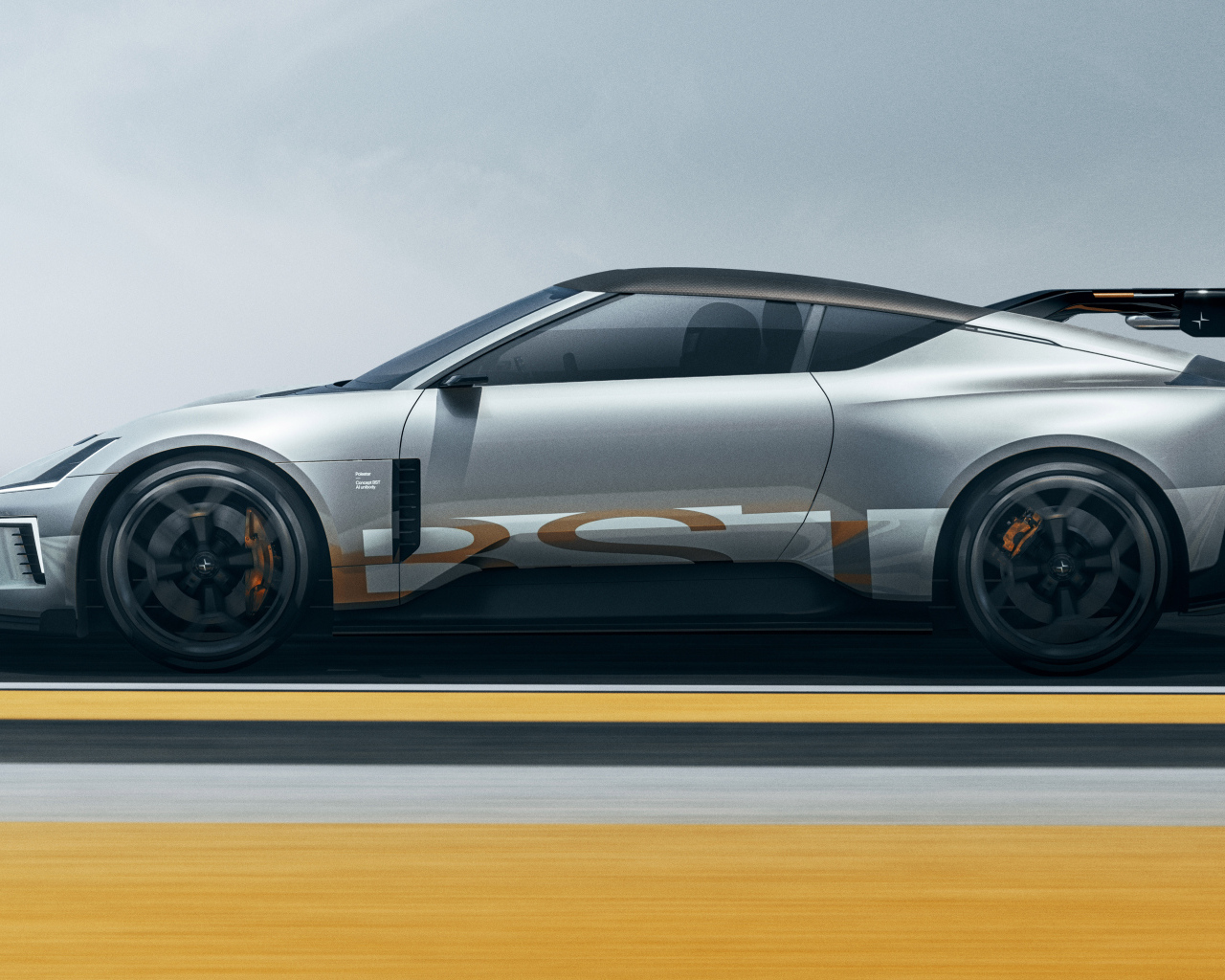 Вид сбоку на серебристый автомобиль Polestar Concept BST 2024 года