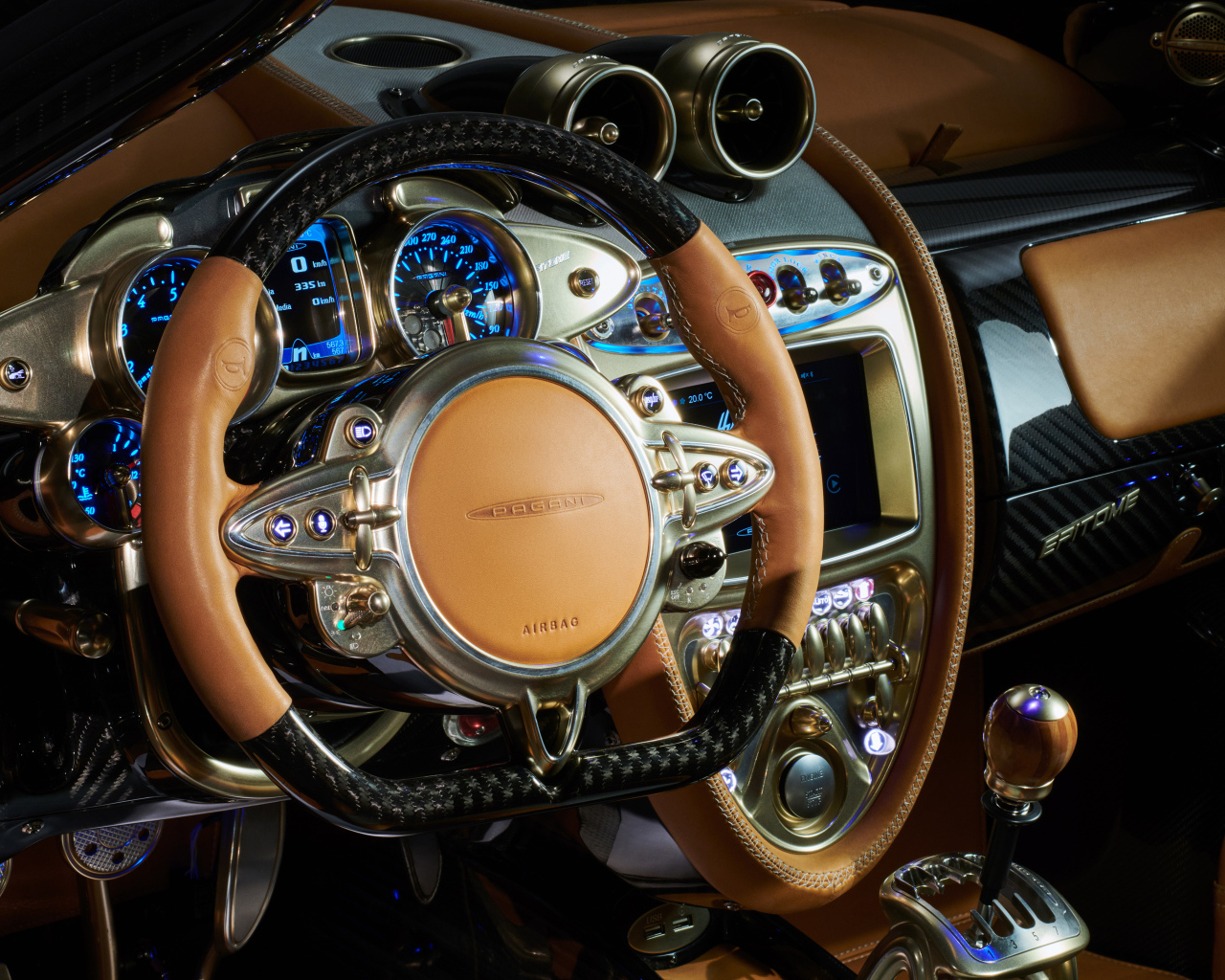 Кожаный салон автомобиля Pagani Huayra Epitome 2024 года