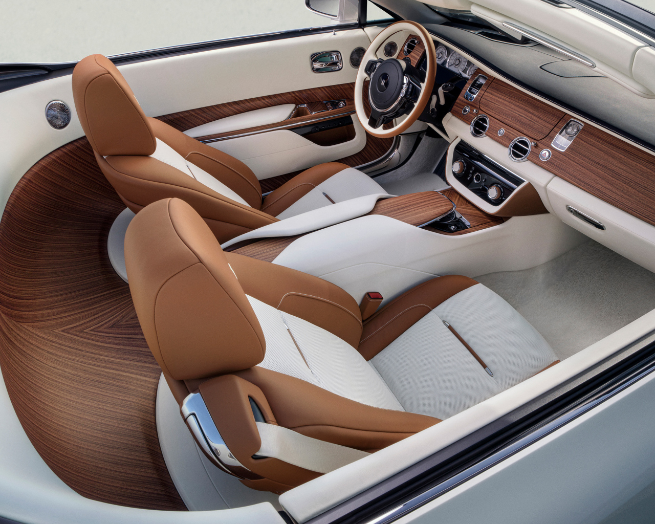 Салон автомобиля Rolls-Royce Arcadia Droptail