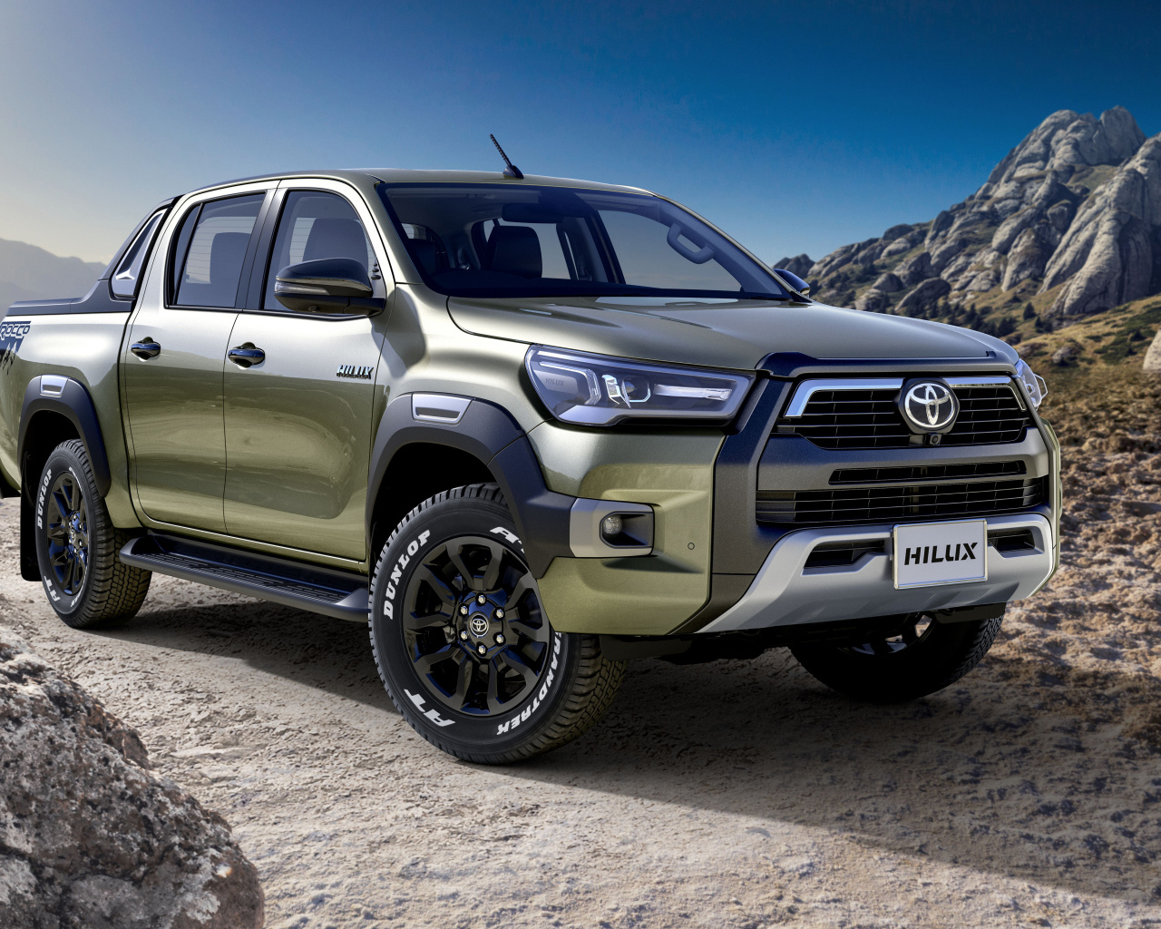 Большой пикап Toyota Hilux Z Revo Rocco