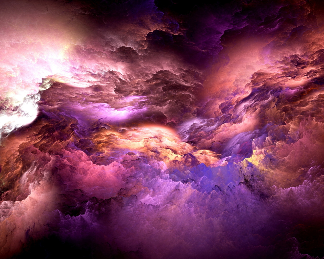 Розовые фантастические грозовые облака