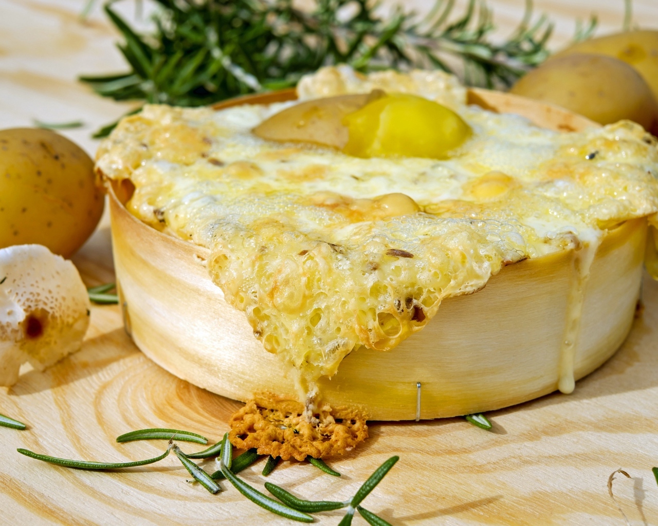 Картофель запеченный с сыром