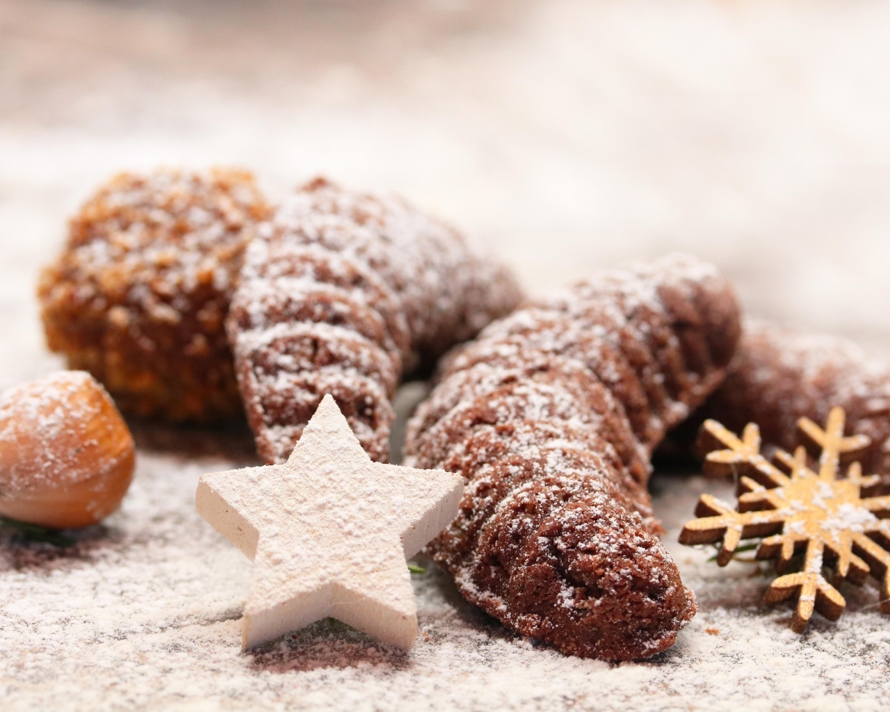 Рождественское печенье с сахарной пудрой