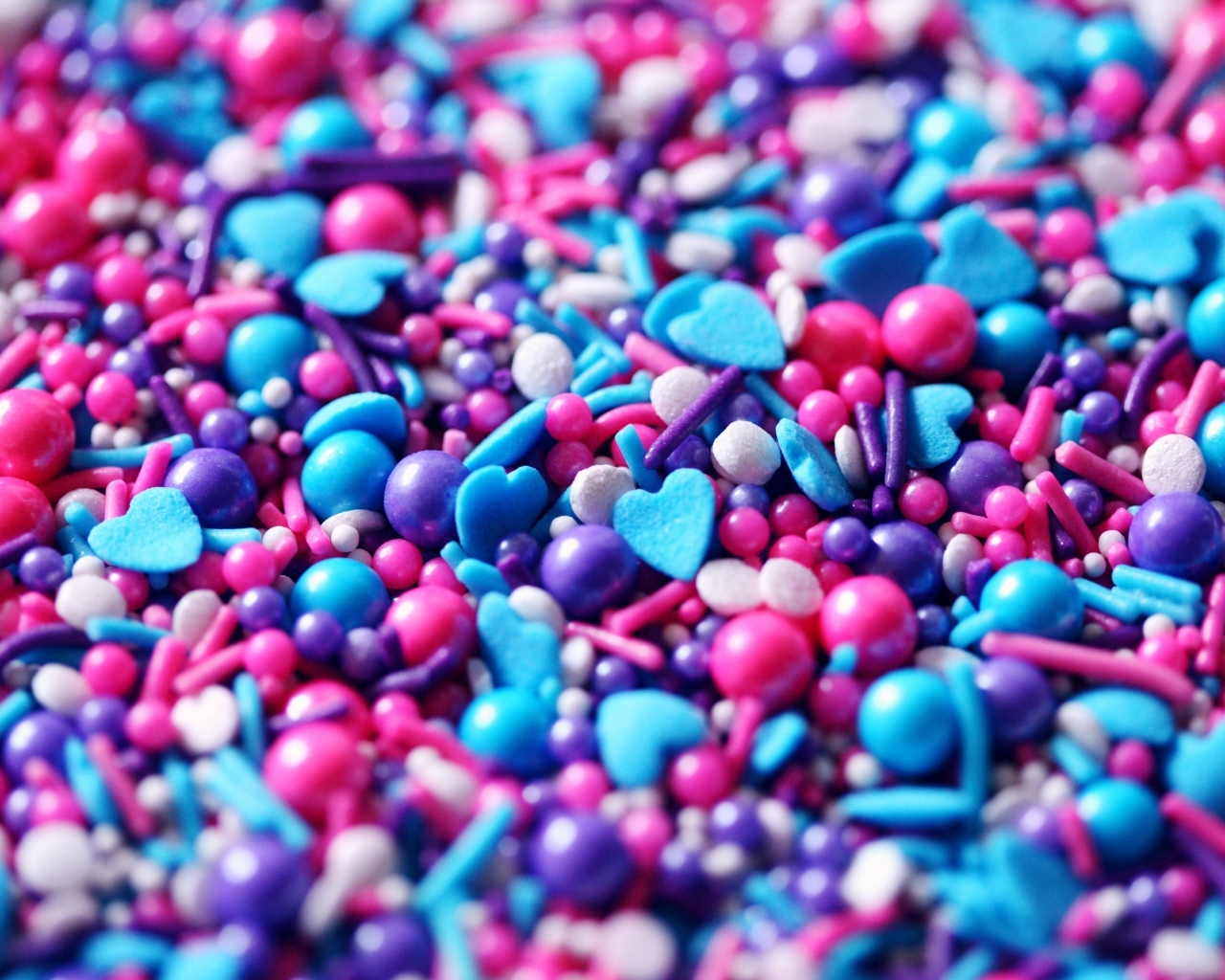 Разноцветная сладкая кондитерская посыпка