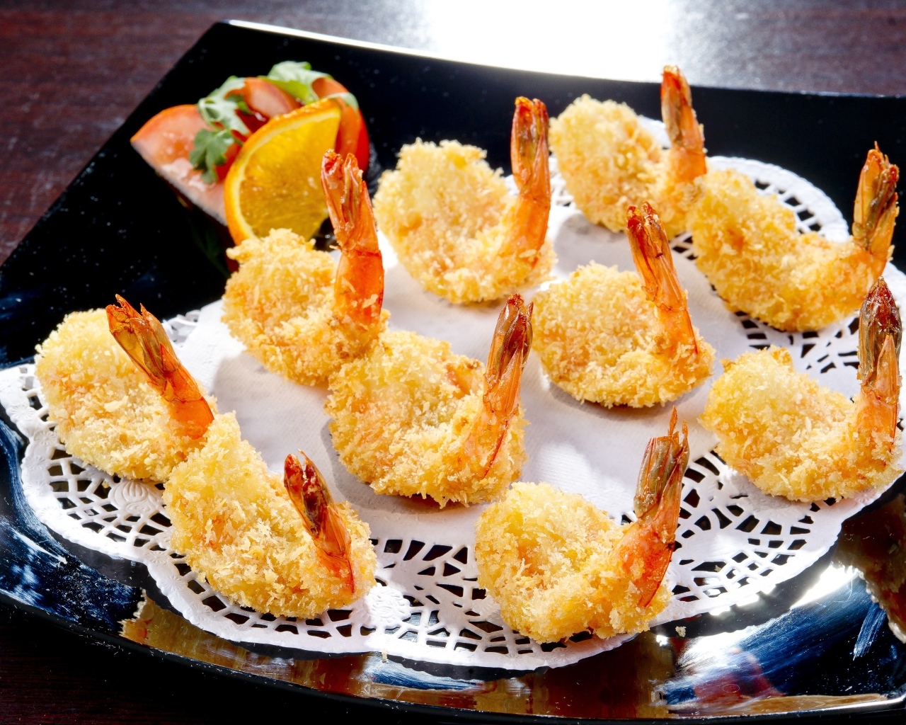 Жареные креветки в кляре