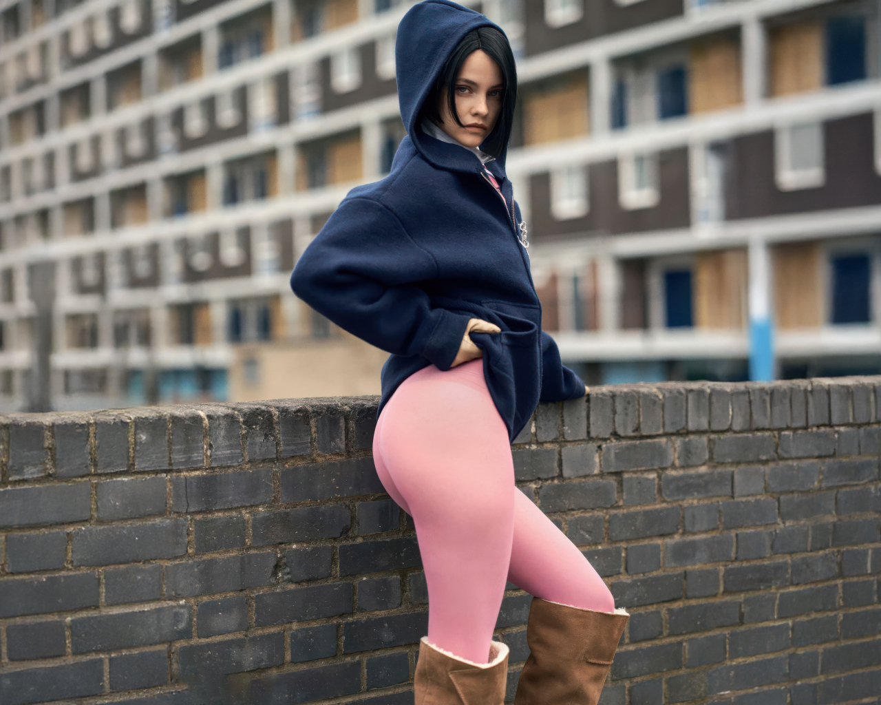 Модель Барбара Палвин в розовых лосинах