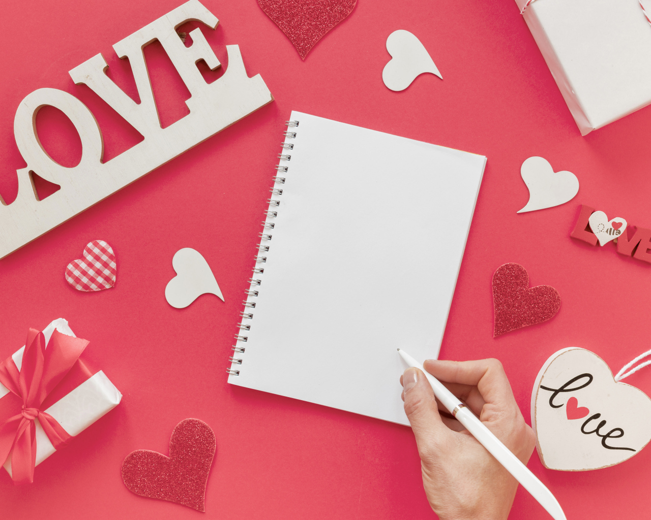 Шаблон открытки с атрибутами на день Влюбленных