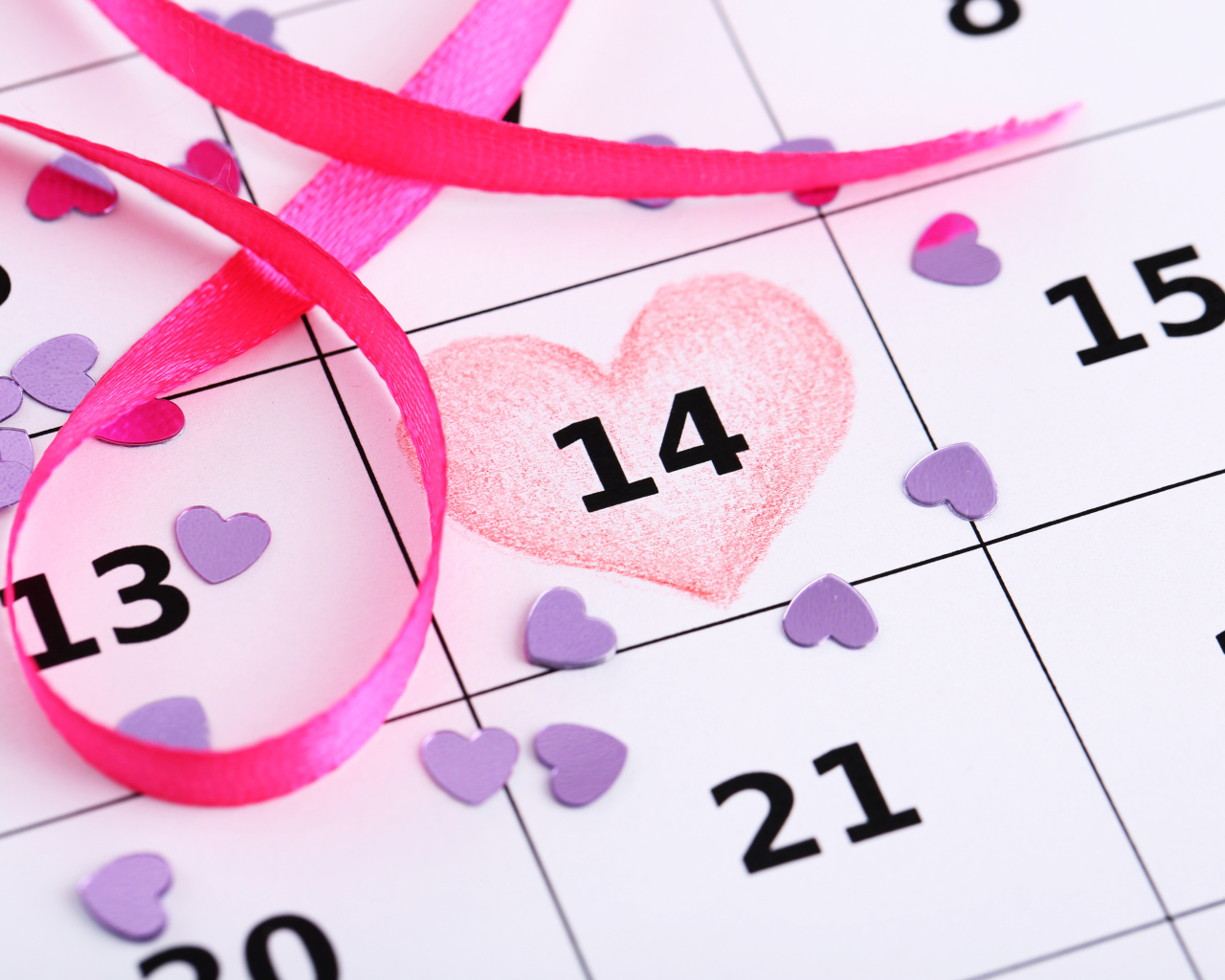 Календарь и ленточка на День Святого Валентина