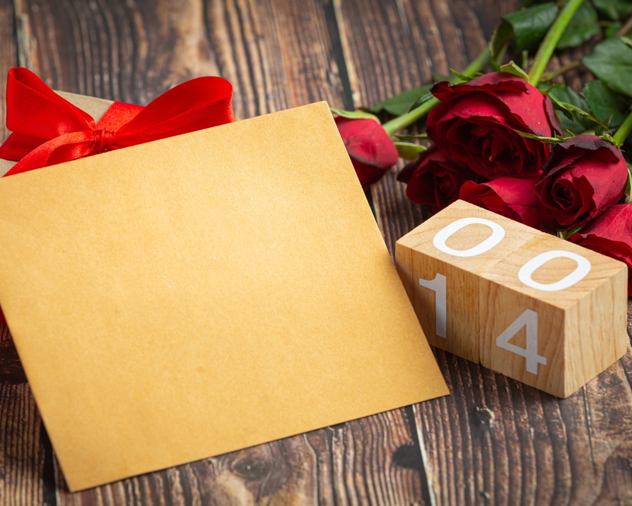 Шаблон открытки с розами на День Святого Валентина 14 февраля