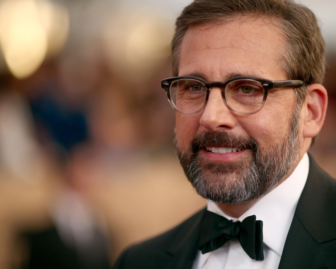 Улыбающийся мужчина актер Стив Карелл