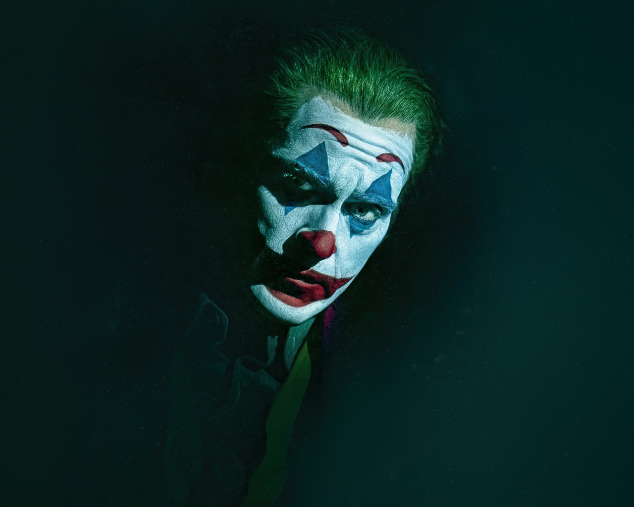 Хоакин Феникс в новом фильме Джокер: Безумие на двоих, 2024