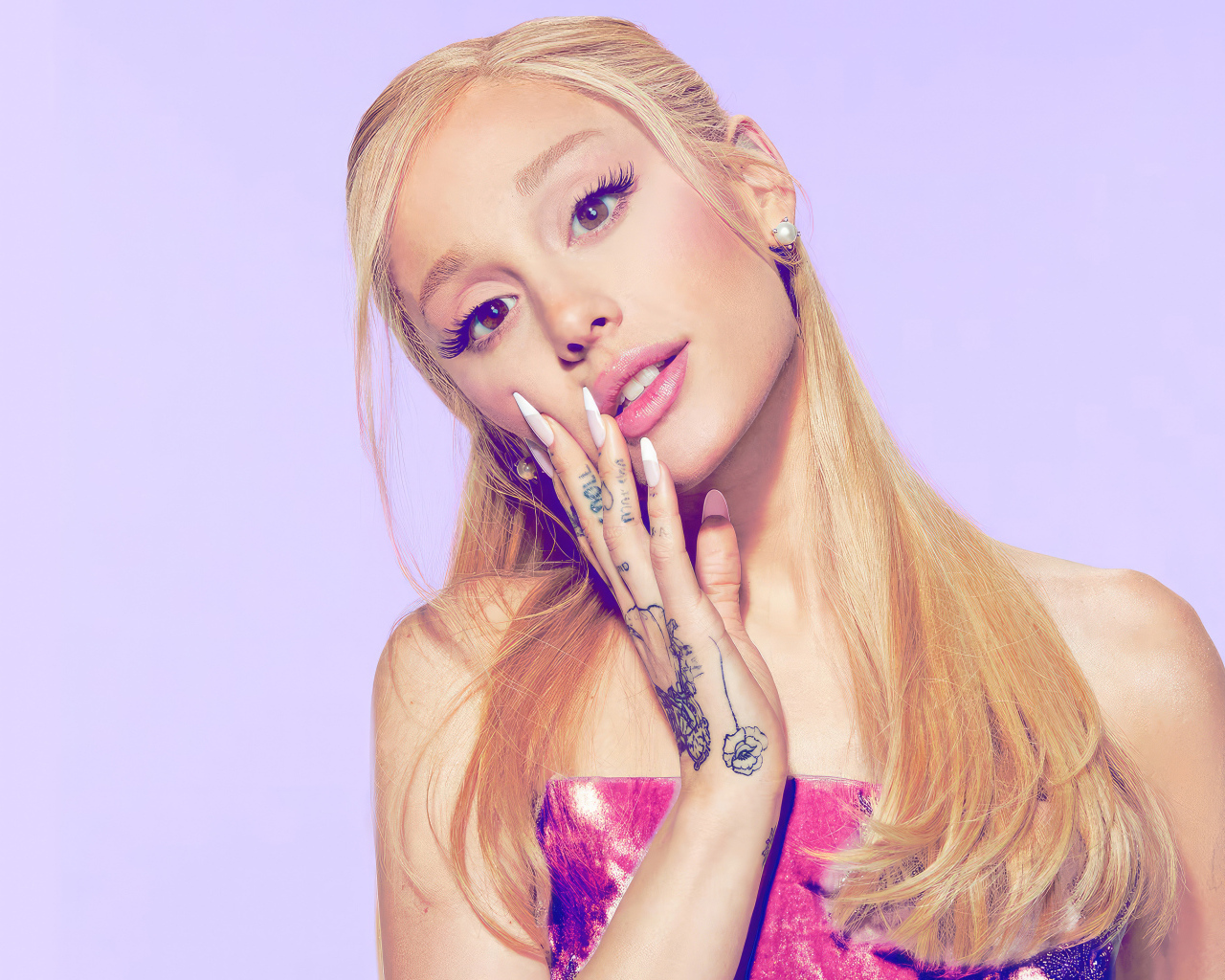 Кареглазая блондинка певица Ариана Гранде