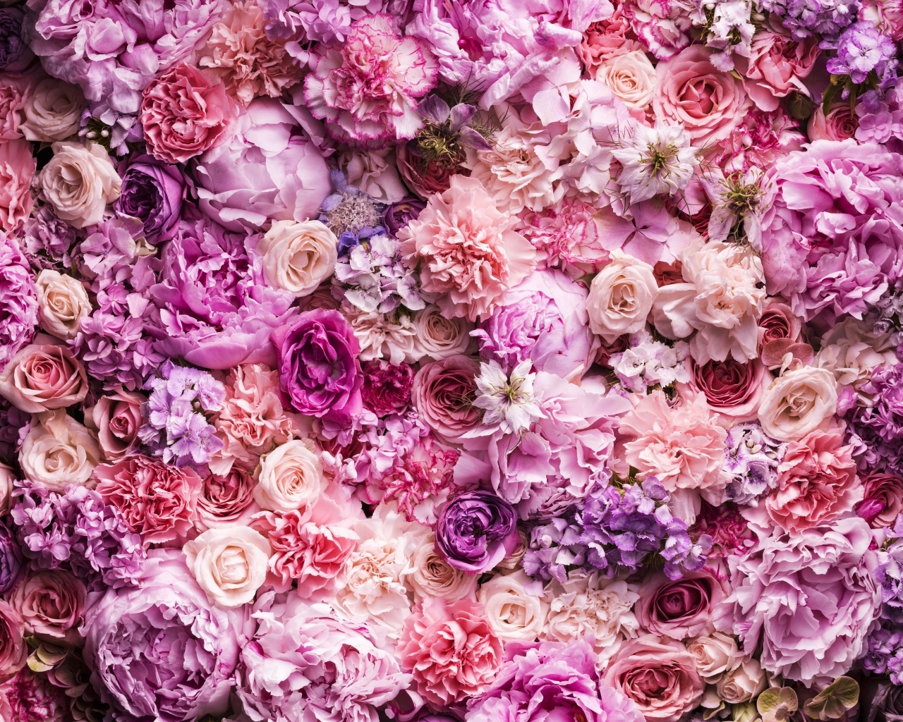 Красивый цветочный розовый фон