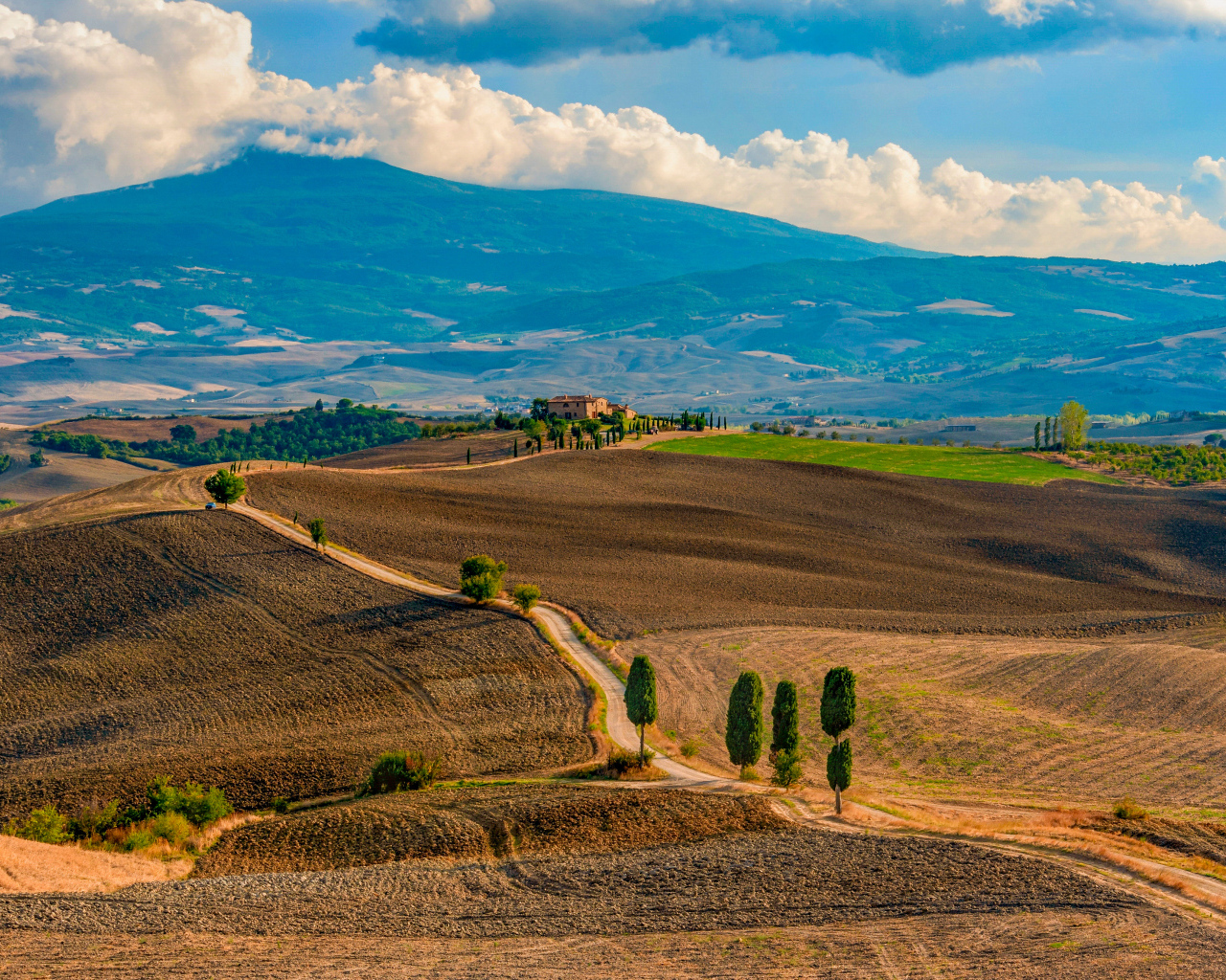 Красивый вид на поля Тосканы, Италия