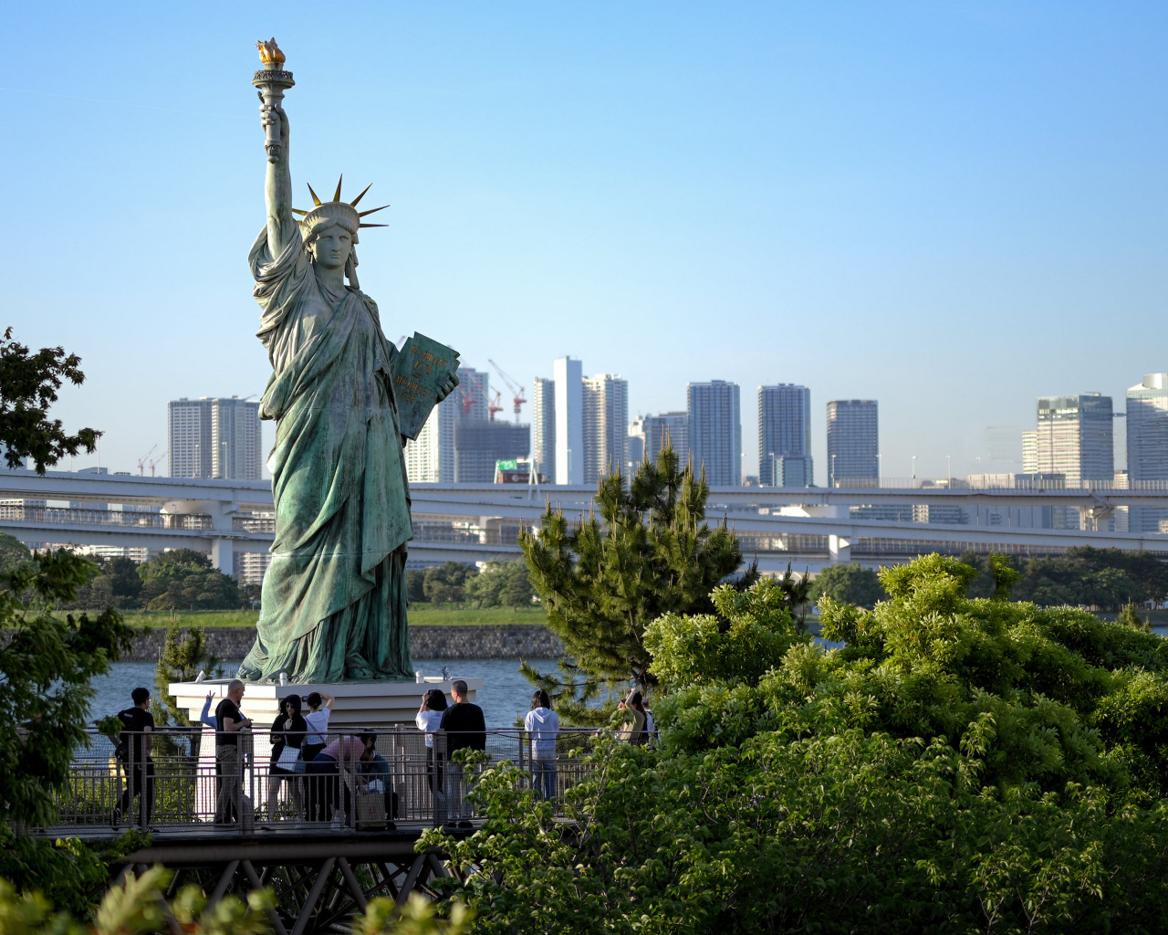 Статуя Свободы в Токио, Япония