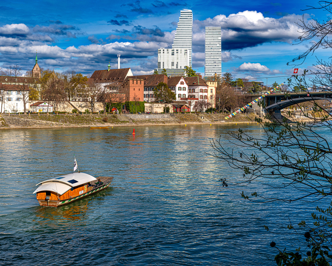 Красивый вид на город и реку, Швейцария