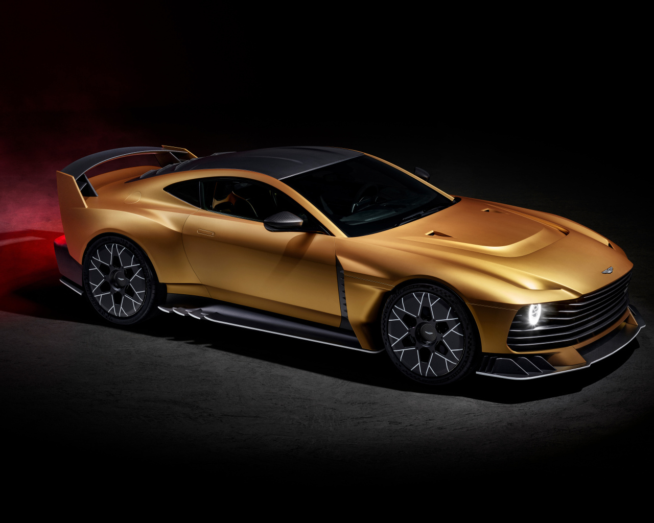 Презентация автомобиля Aston Martin Valiant 2024 года