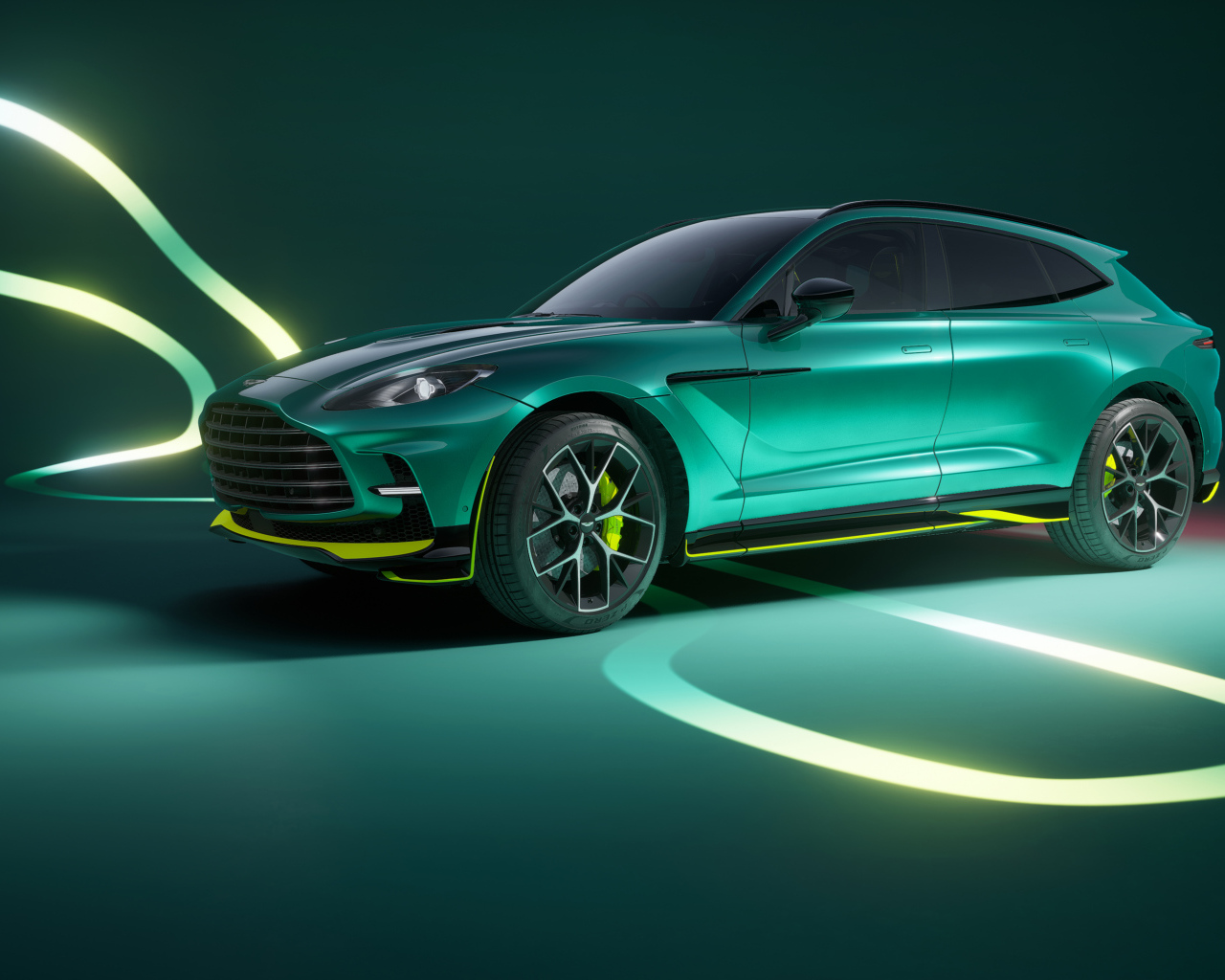 Зеленый автомобиль Aston Martin DBX707 AMR24 Edition