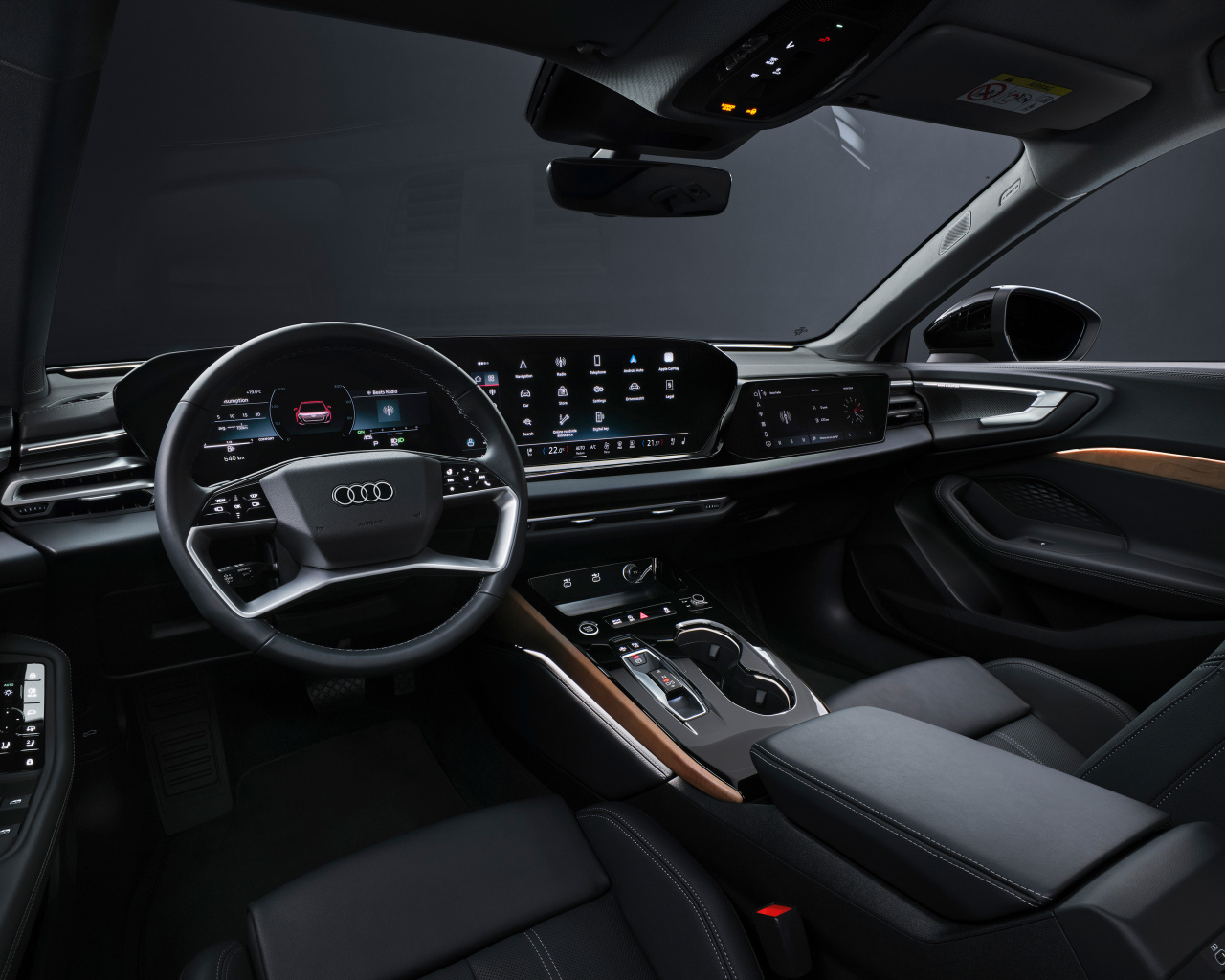 Черный кожаный салон автомобиля Audi A5 Avant TFSI quattro S line 2024 года