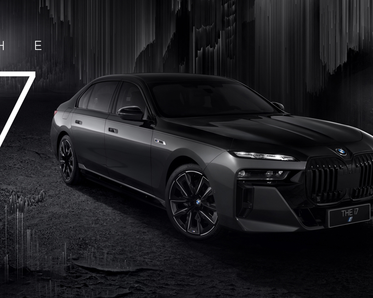 Черный автомобиль BMW i7