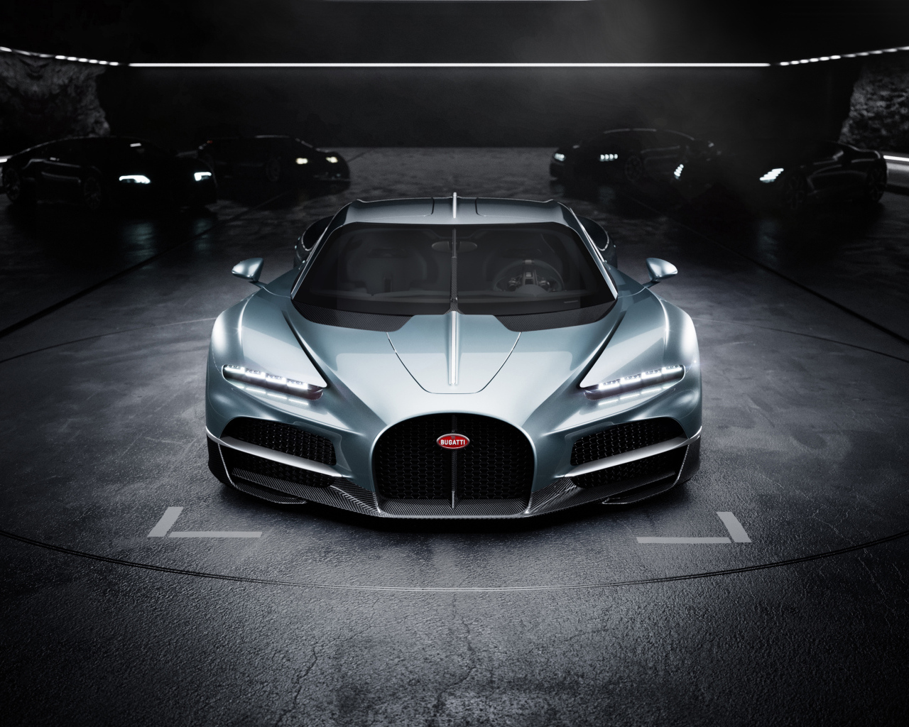 Вид спереди на автомобиль Bugatti Tourbillon 2024 года