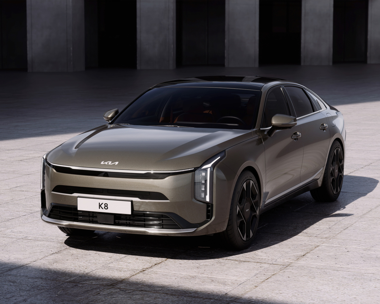 Автомобиль Kia K8 2024 года