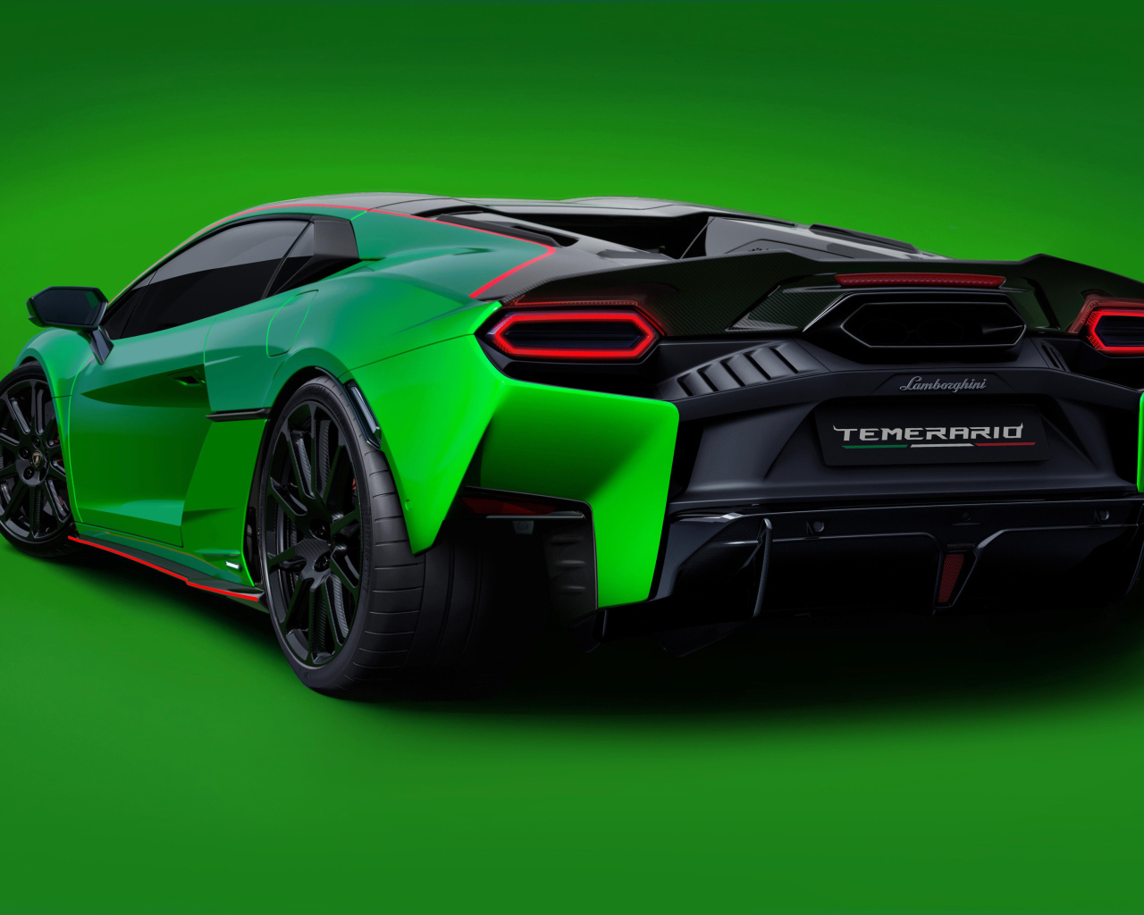 Автомобиль Lamborghini Temerario Alleggerita 2024 года на зеленом фоне