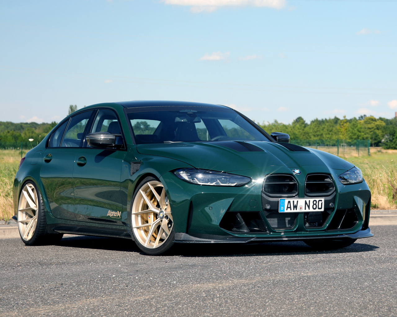 Зеленый автомобиль Alpha-N BMW M3 2024 года
