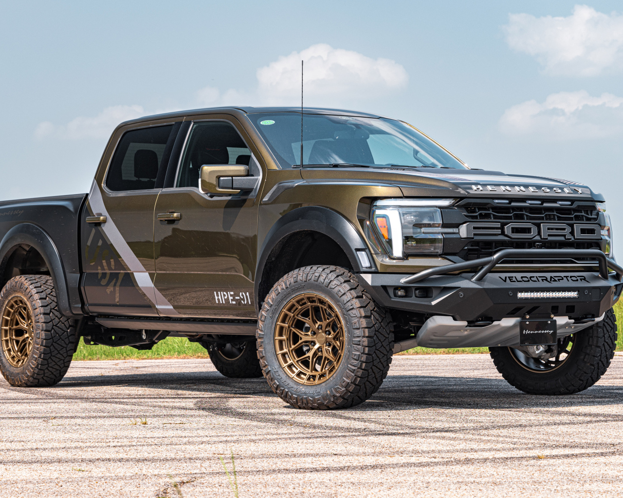 Большой пикап Hennessey VelociRaptor 600 Freedom Series 2024  года