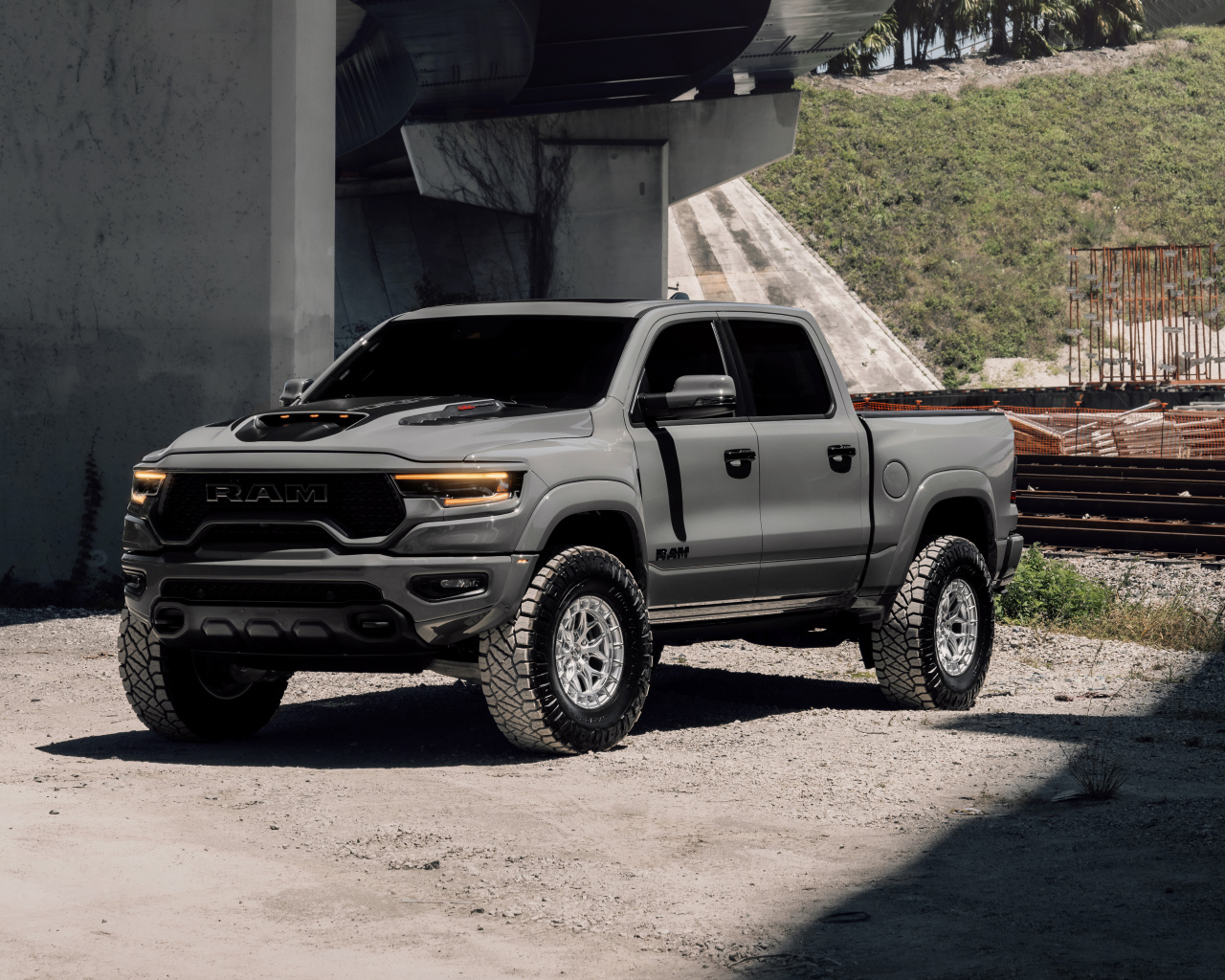 Пикап RAM 1500 TRX